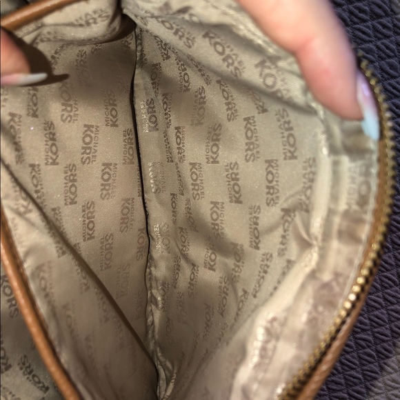 Authentic Michael Kors Purse - Picture 6 of 8